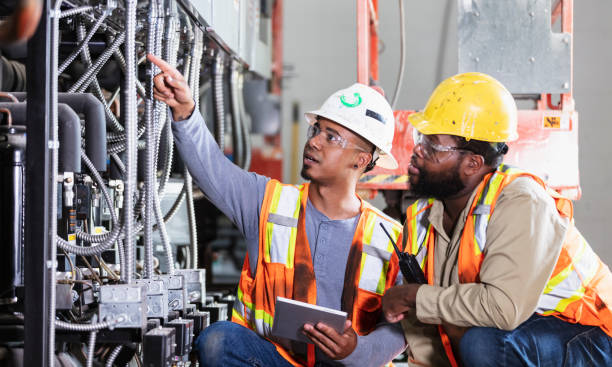 Best Affordable Emergency Electrician  in Maywood Park, OR